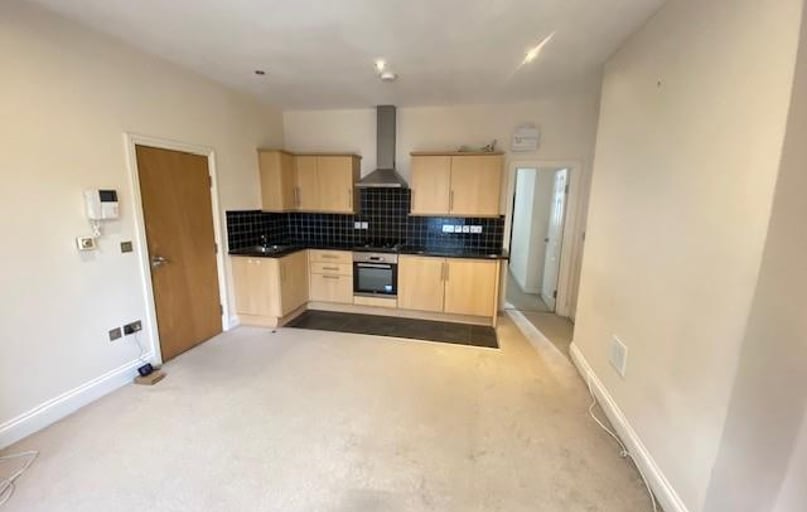 Connaught Avenue, Mutley, Plymouth - Image 1